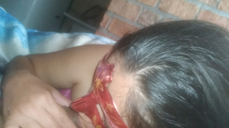 Eatrella j: Chci na obličeji nějaké ptáky, zatímco ho kouřím