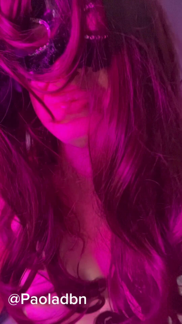 PaolaDbn: Мастурбація з ранковим келихом