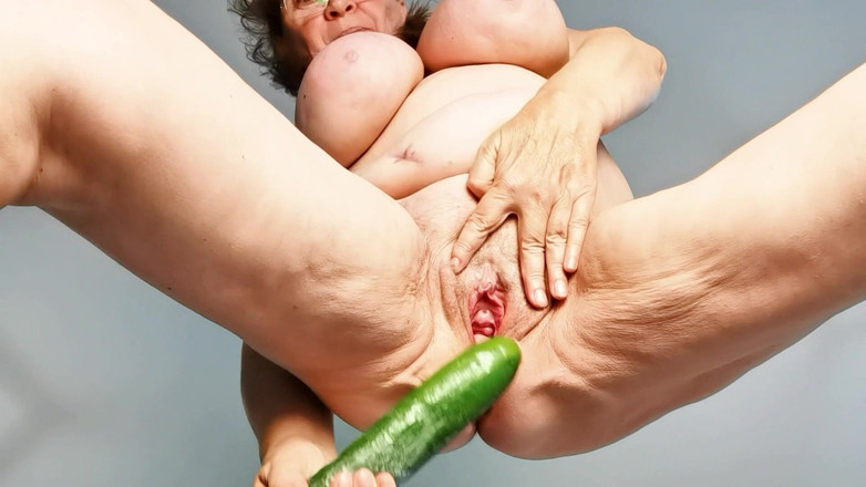 MariaOld: The Granny Puts Various Objects in Her Pussy. Compilation