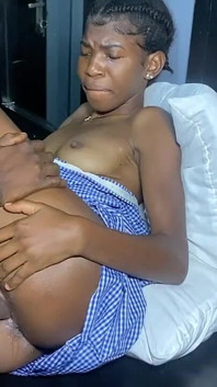 Pequena meia-irmã faminta esguicha incontrolavelmente no Meu BBC