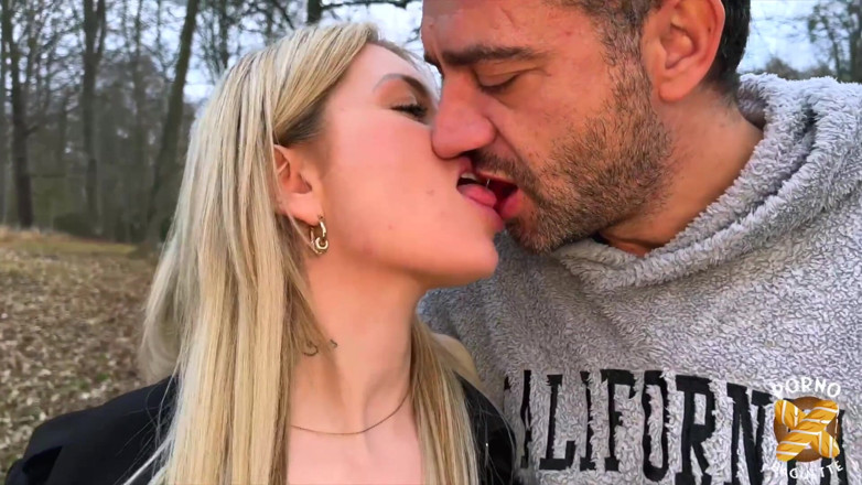 Porno Baguette: Georgien, sexig blondin, knullas av två kukar
