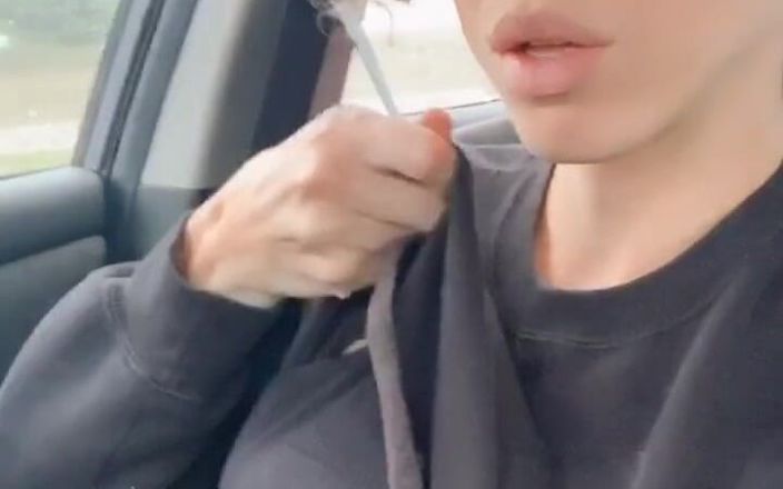 Tia Tizzianni Productions: Pensez-vous que les autres chauffeurs savent que mon clito est...