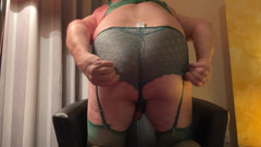 Nylon-Lottchen: Wixxing trong đồ lót màu xanh lá cây