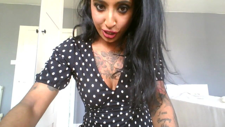 BabeXX69XX Asian MILF: La tua Lil Weiner viene cornuta da un bbc!
