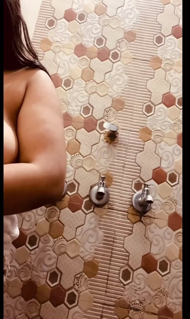 roxirimmer: Pipe dans les toilettes