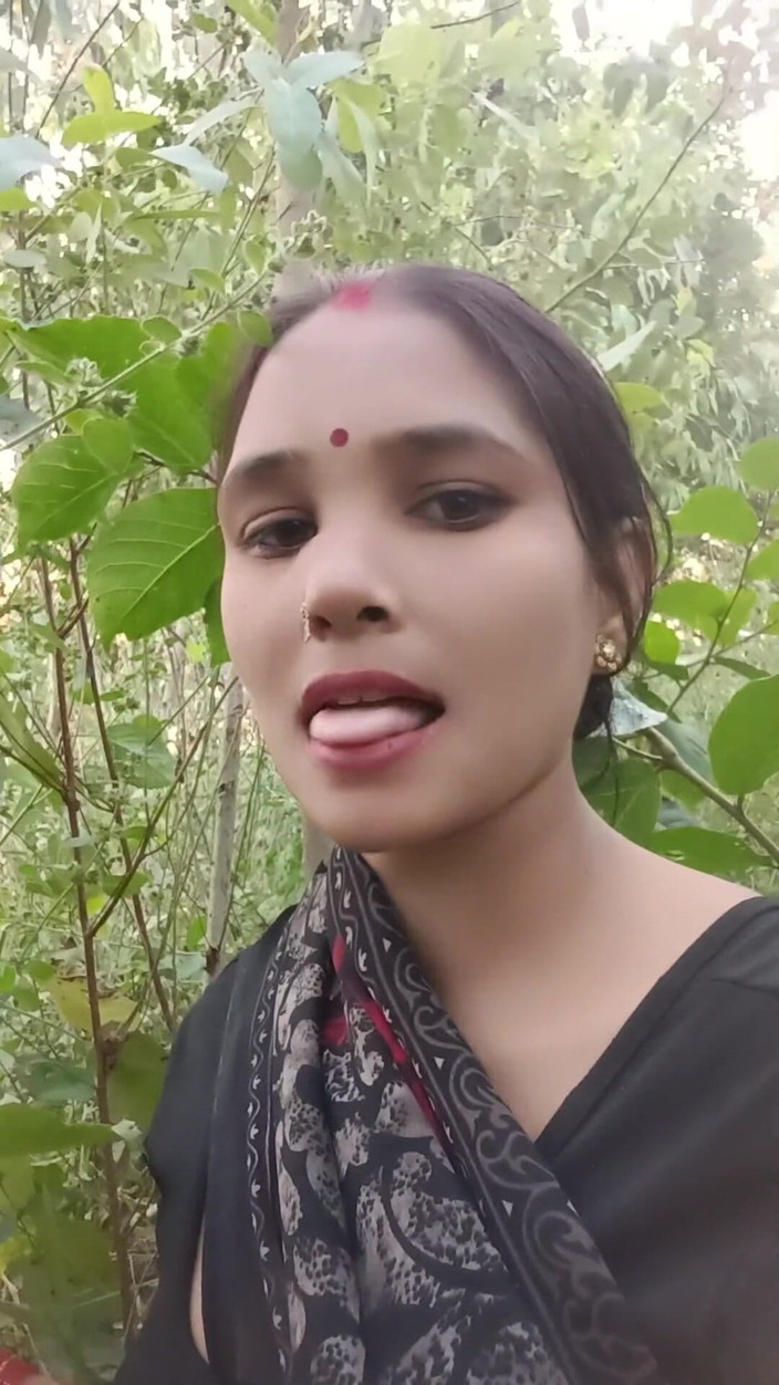 Renudbf: India con los dedos en la masturbación femenina