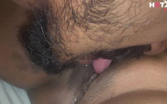 Indianxxx nude: İri göğüslü iki Hintli üniversite öğrencisi profesörle üçlü grup seks yapıyor