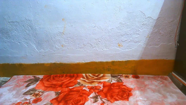 Busty Banuu: Возбужденная невестка Дели трахается с шурином ночью.