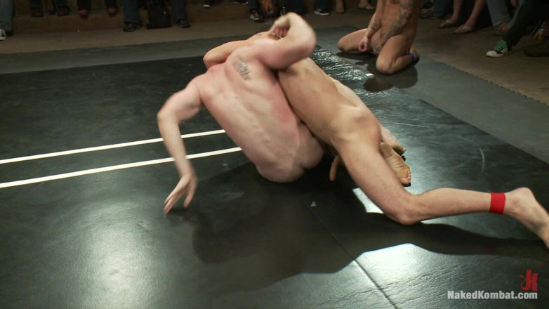 Naked Kombat: Інтенсивний матч командної команди в прямому ефірі!