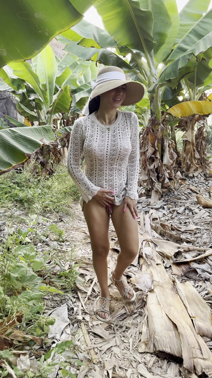 LadyAna: A Girl Walking with Big Pussy Lips in the Field,...