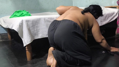 SAFI-SEXY: Adik ipar saya membersihkan rumah saya, saya membonggolnya dan mula...