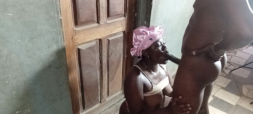 Creamyshuga: Han knullade sin styvsyster när alla har gått ut