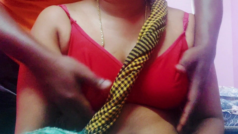 Desi Mohini: Секс индийской дези бхабхи Mohini в домашнем видео