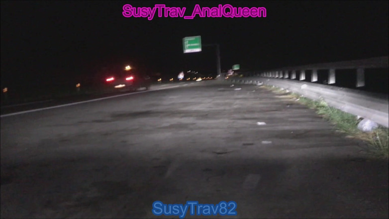 SusyTrav_AnalQueen: Il Mio Primo Spogliarello Nelle Strade Pubbliche