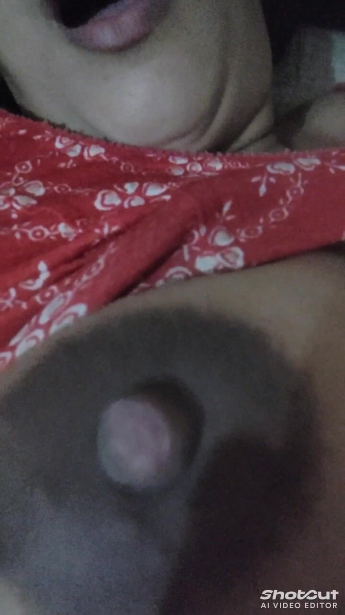 Dr_doom21: セクシーな胸、ミルク噛みつき動画、デシ・バービー・キー・デシ・デシの胸