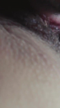 Je lèche cette MILF en mini-jupe jusqu’à ce qu’elle jouisse