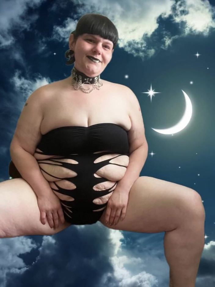 SageTheSuccubus: 다운 N' 더티티
