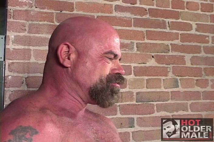 Pantheon men: Nevlastní otec lov 2: Vkládání ptáka