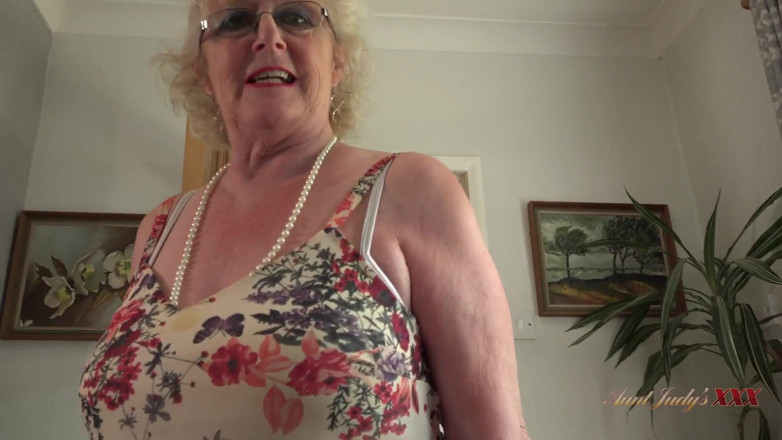 Aunt Judy's XXX: AuntJudysXXX - Your Horny GILF Landlady Mrs. Claire Lets You Pay...