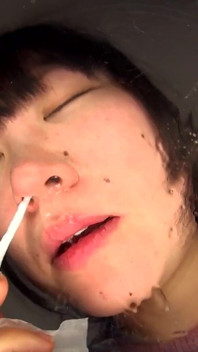 Nessun'altra ragazza gioca con una bolla mocciola come haruka misaki lo lascia cadere sull'obiettivo e lo lecca indietro senza vergogna