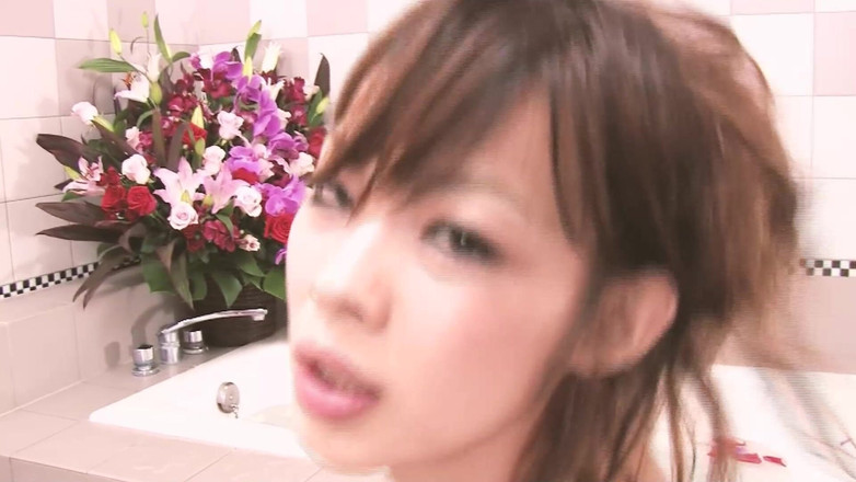 JAPAN IN LOVE: 동양 가슴 장면 2 슬림, 화장실에서 섹스를 좋아하는 거유 일본 여성