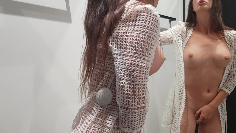 SweetButtocks: Ich masturbiere in der umkleidekabine des Ladens.