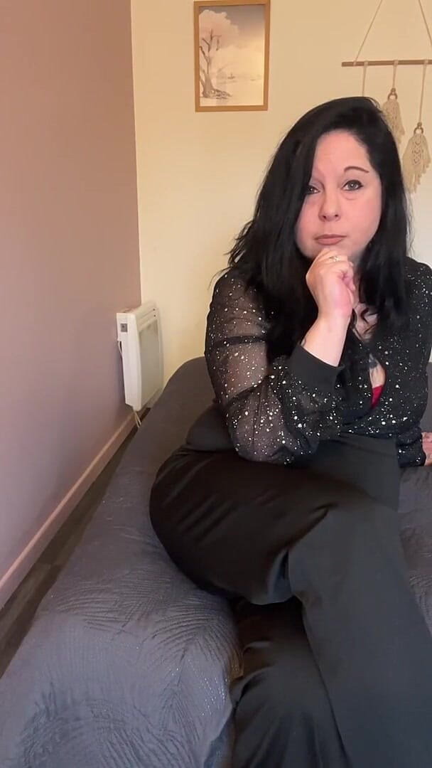 Maitresse Clara: Give Me Your Ass for the New Year!
