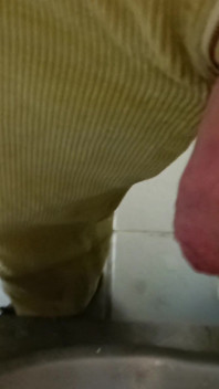 자지를 빨고 핑거링하는 핫한 변태 십대 여친