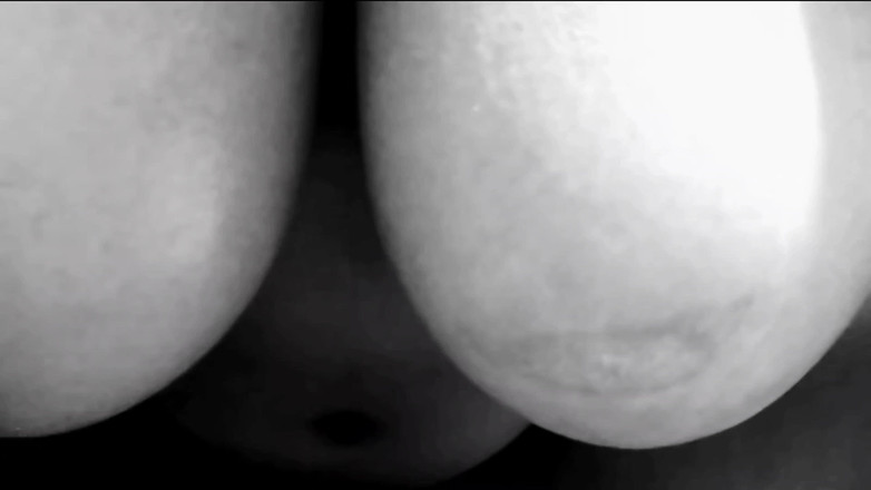 Hot_Mirchi: Sensation dans la chambre