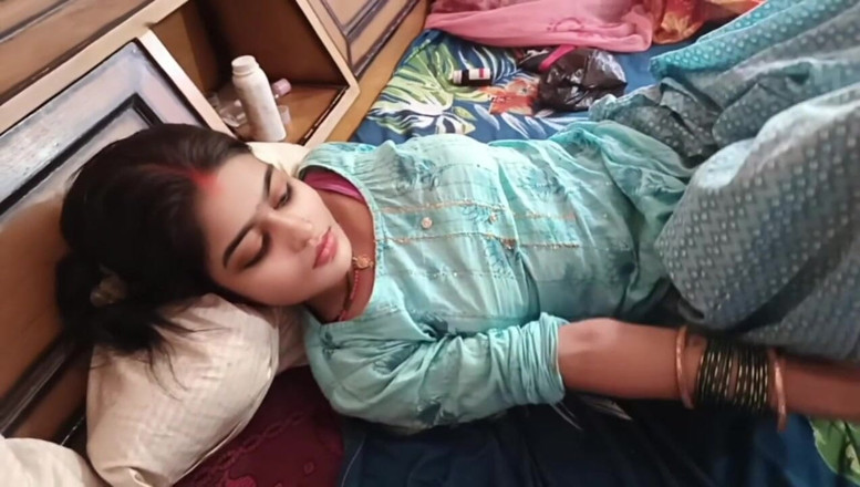 RAKP355: Desi solo-video