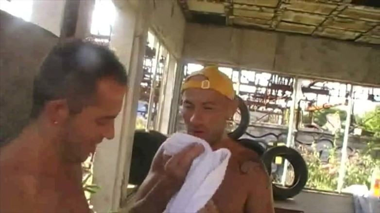 Gaybareback: Cewek perancis twink dientot di luar ruangan sama jess royan