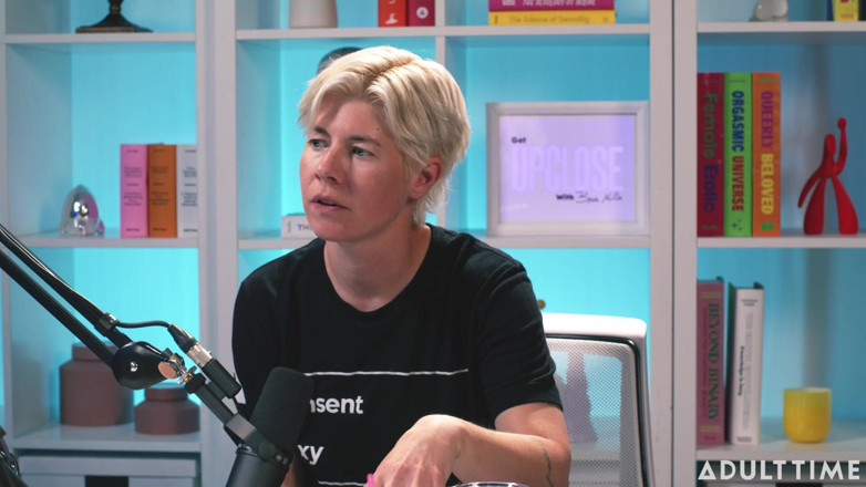 Adult Time Podcast: Exhibiționism cu Lilly Bell, sexting și abilitare | Podcast pentru adulți