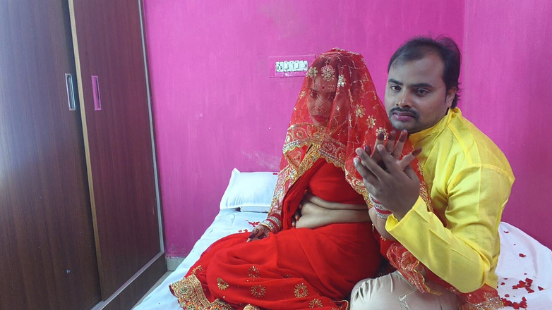 Sona bhabhi: 新婚インド人初夜セックスとロマンスビデオ、おっぱいプレス除去サリーブラウス