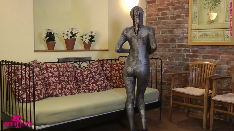 ZentaiDolls: Tereza Pornstar는 나일론 캣수트를 입고