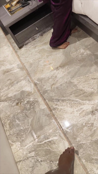 Saree 28 Riya memberikan blowjob batang besar