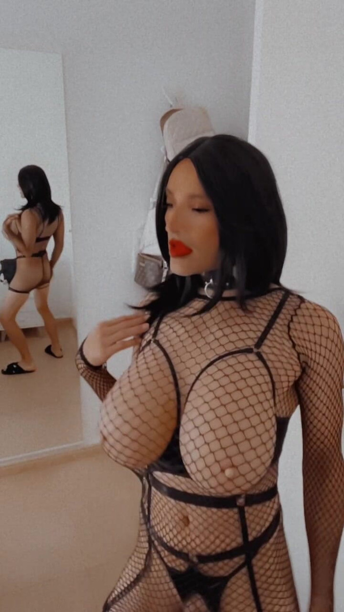 Sissy Slut Brianna: Sembro innocente, ma dovresti vedere i miei pensieri