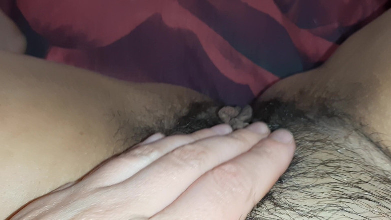 Lesbian-candys: Üvey annem ve ben amcıklarımıza karşı mastürbasyon yapıyorum