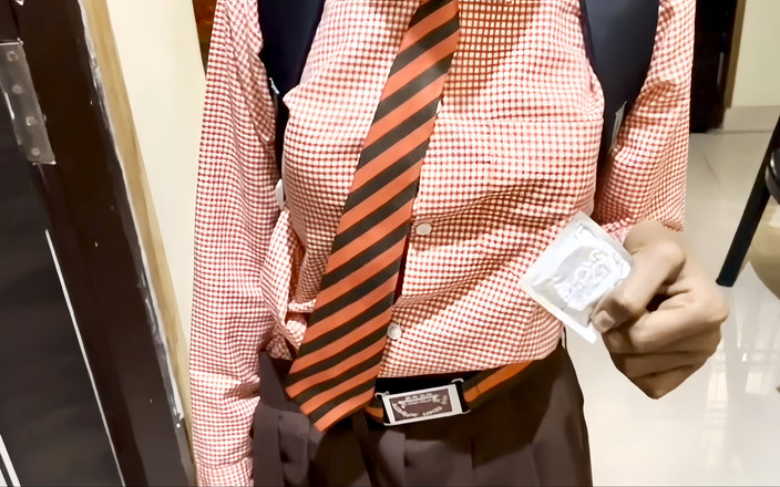 HotSihvani63: 인도 인도 귀여운 여대생이 콘돔을 줘서 존나게 대물 자지로 섹스