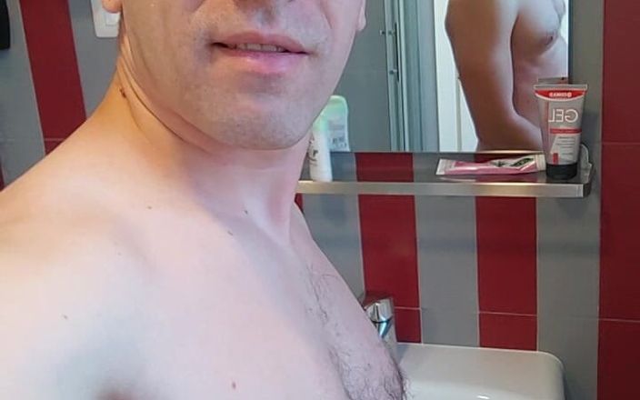 Cock &amp; Body Worship: Ich wichs meinen großen schwanz im badezimmer