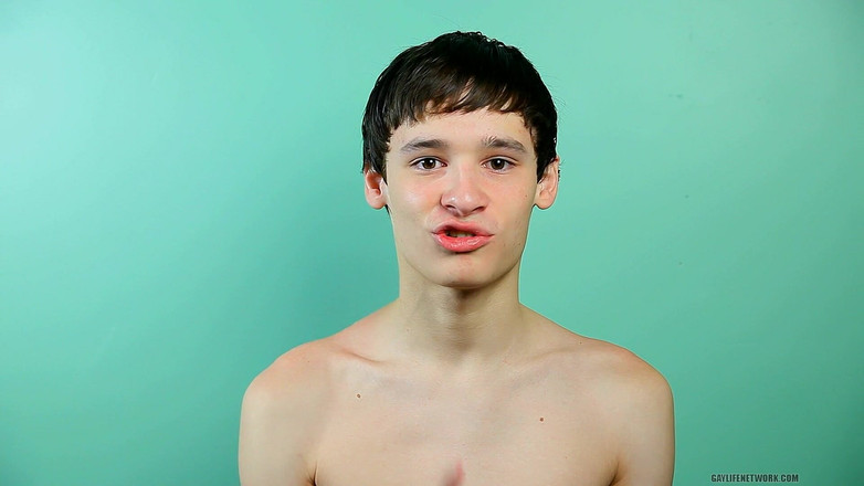 Beddable Boys: Le joli twink Demeur Telrue donne une interview