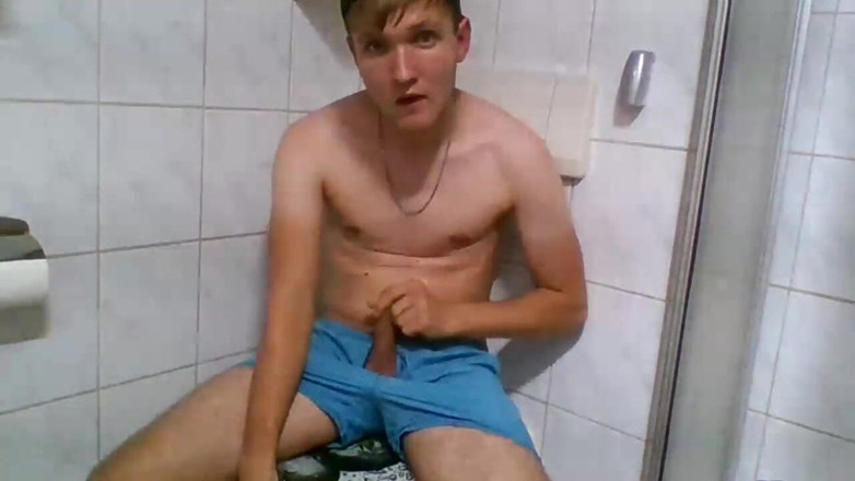 RomeoTyler: Bieber-like Twink Boy Masturbating