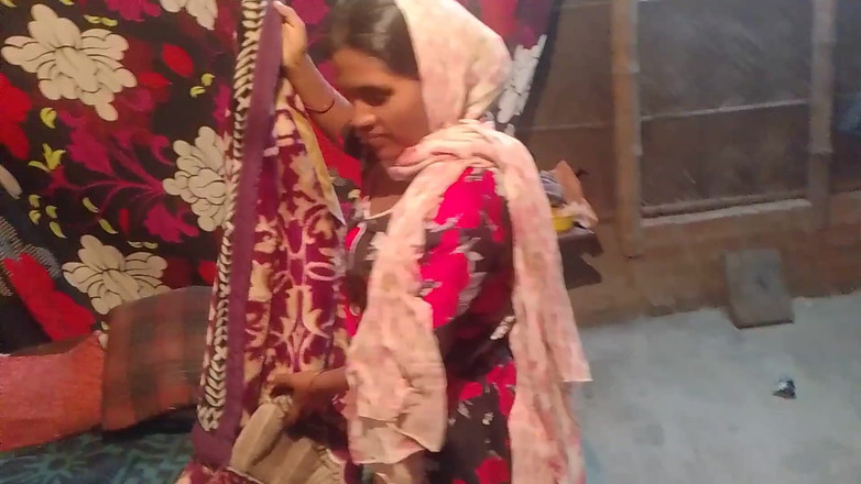 Localpron1: Une femme au foyer indienne se fait baiser à la maison