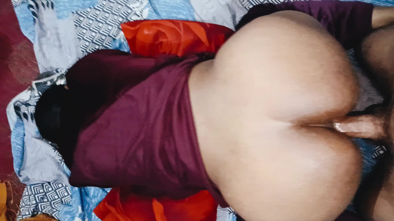 Sexy_girl_nehu: Hintli yenge büyük göt sikişiyor sert domaltmalı pozisyon ve net...