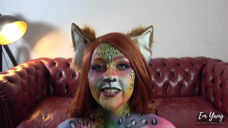 Em Yang: POV: Rainbow Leopard body Paint fick erfahrung