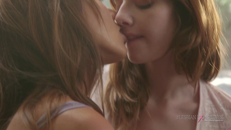 Girl Girl XXX: Lena &amp; ayumi lagi asik bersenang-senang pagi-pagi