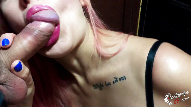 AnGelya G: Minx menghisap batang besar orang asing dan seks doggy keras -...