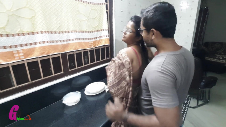 Horny_Bong: Bhabi Ấn Độ bị devar đụ tại nhà bếp - người Ấn Độ Hin-di Ấn Độ làm tình