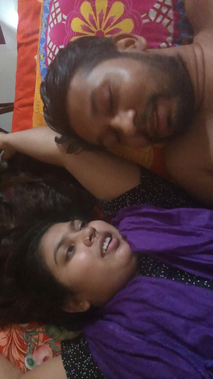 Desi video bd: Horny Muslim Wife Seduces Her Husband in Real Desi Home...