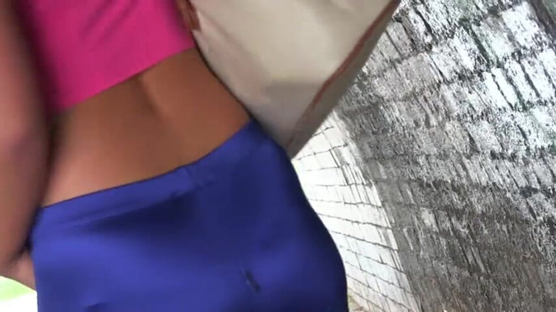German amateur - 100% German hardcore videos: Britisches schätzchen pisst im freien