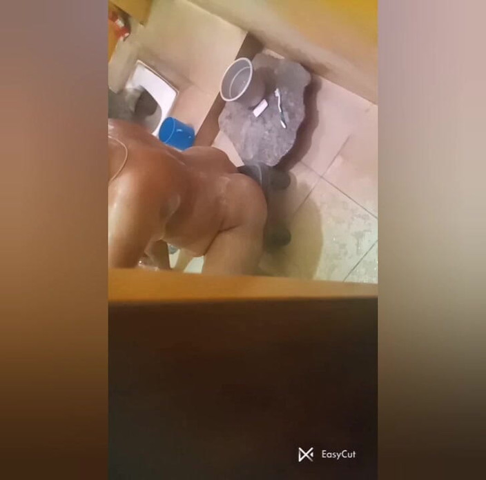 Pickup maami: Suasana akhir pekan sendirian di rumah